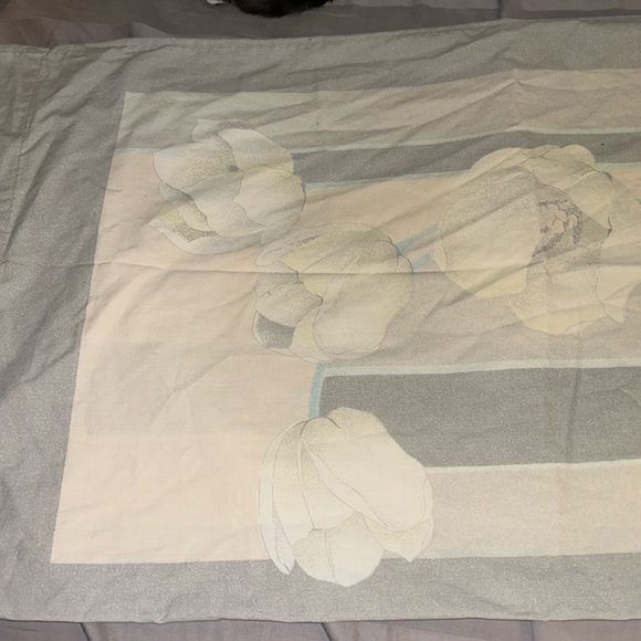 2-Vintage Matching King Pillowcases - Picture 1 of 6